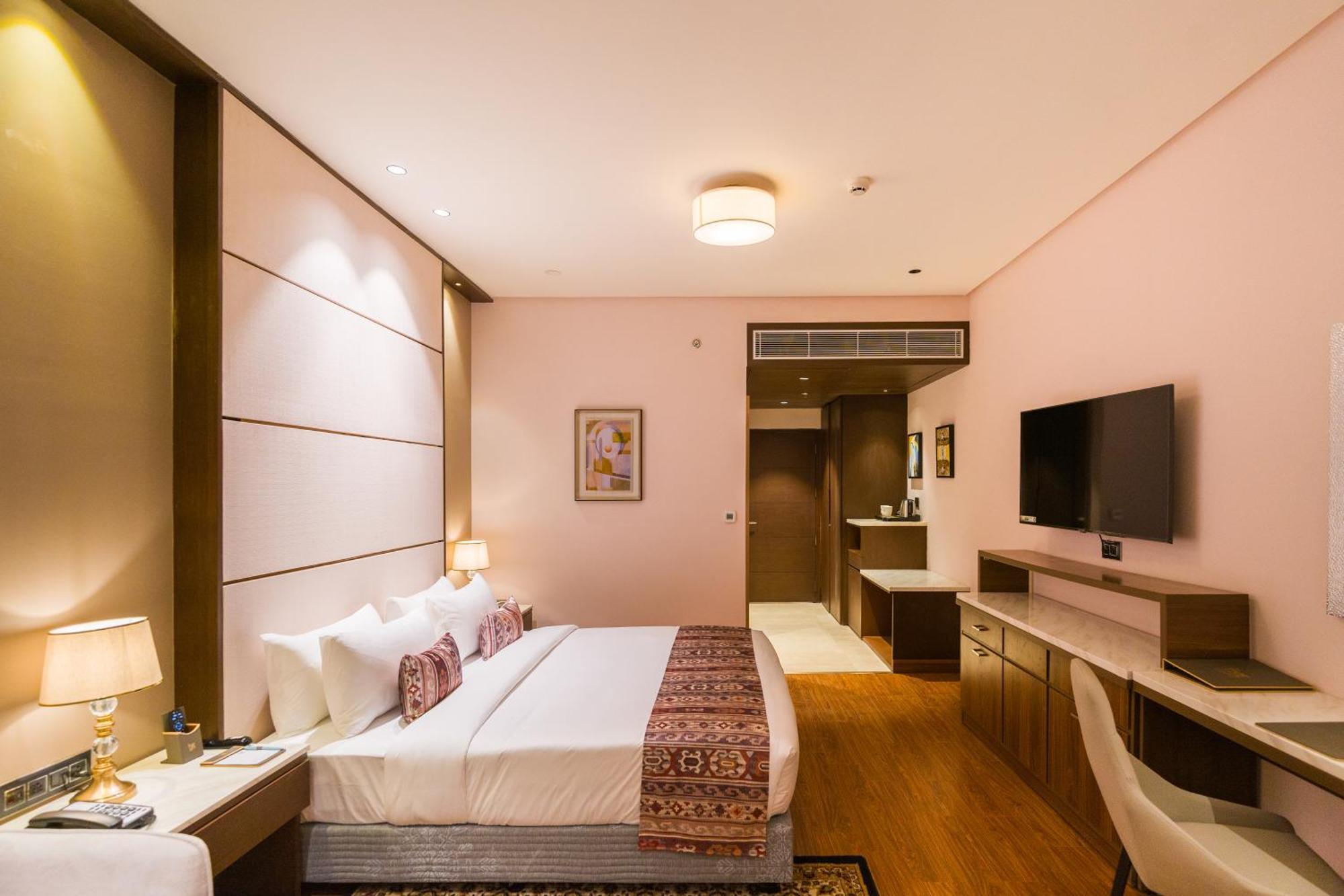 The Maple Hotel Bhopal Exterior foto